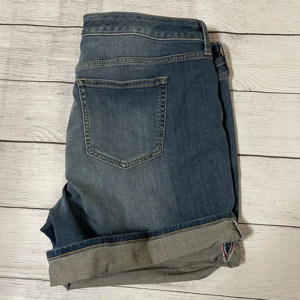 Torrid cuffed shorts - Picture 9 of 12